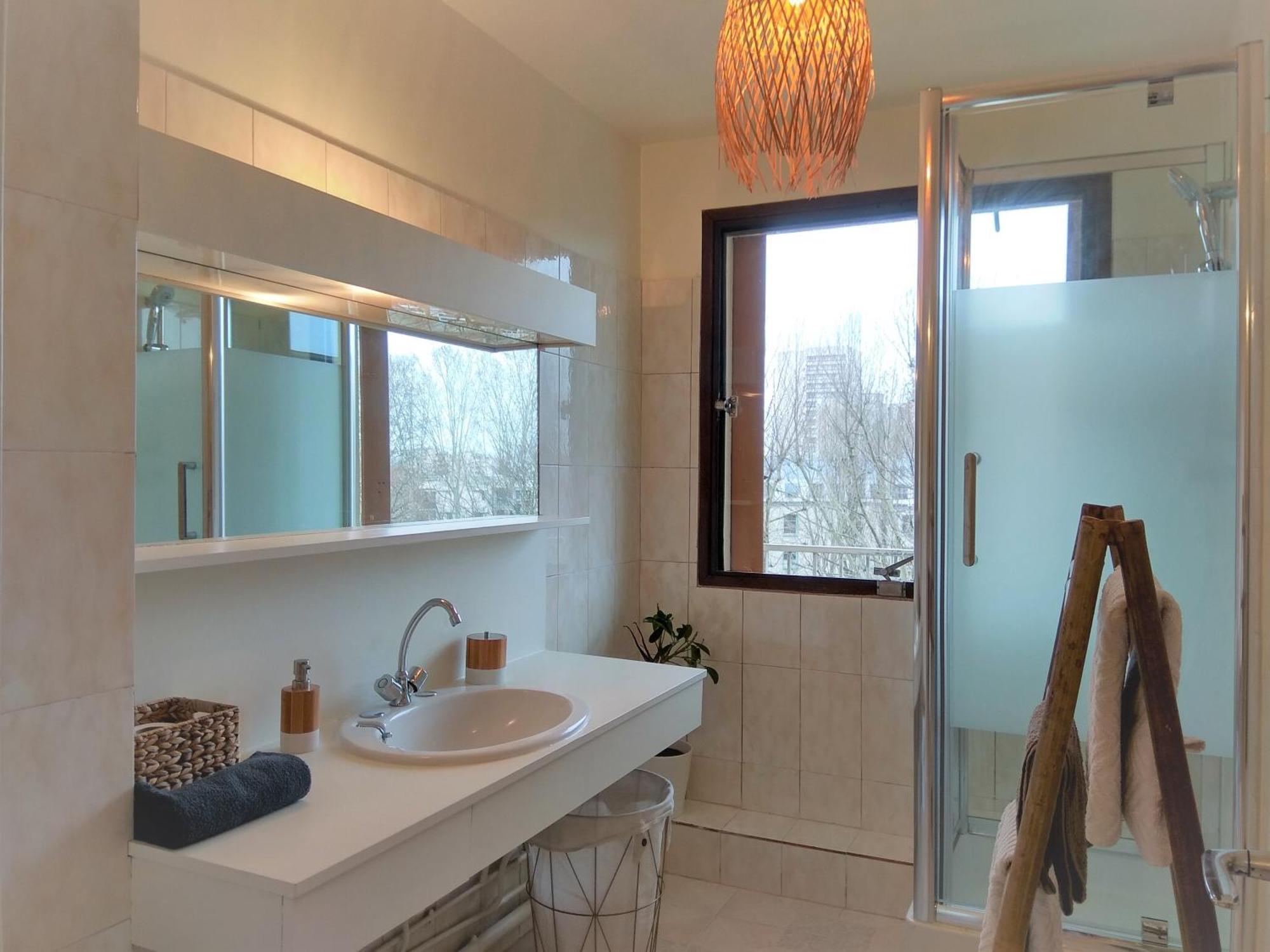 Budget Apart With Balcony And Great View Saint-Denis  Eksteriør bilde
