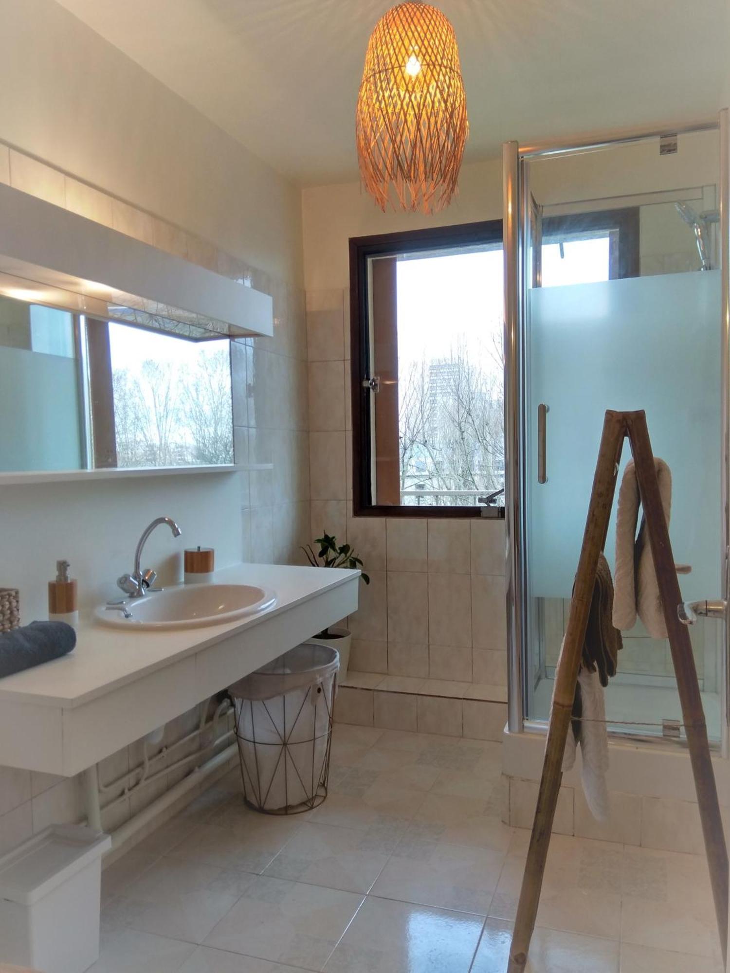 Budget Apart With Balcony And Great View Saint-Denis  Eksteriør bilde